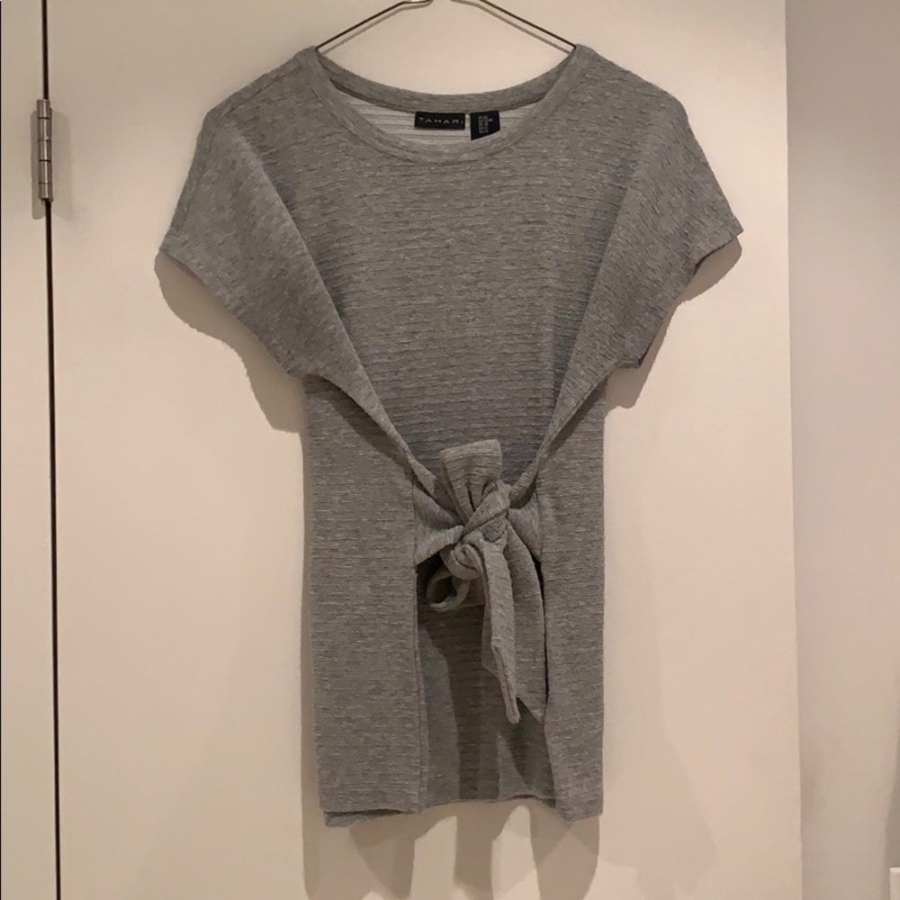 Women’s Tahari Top